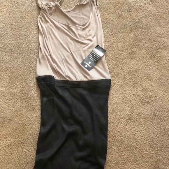 Backless BeBe dress - Picture 2 of 4